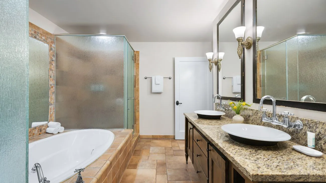 The bathroom in the 1-bedroom villas at Wild Oak Ranch